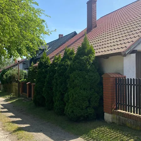 Dom Z Kominkiem Nad Jeziorem W Przybrodzinie Holiday home *