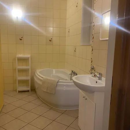 Dom Z Kominkiem Nad Jeziorem W Przybrodzinie