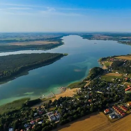 Holiday home Dom Z Kominkiem Nad Jeziorem W Przybrodzinie Powidz (Slupca)