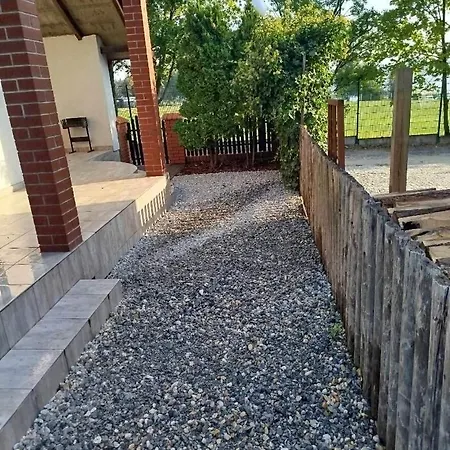 Dom Z Kominkiem Nad Jeziorem W Przybrodzinie Holiday home *