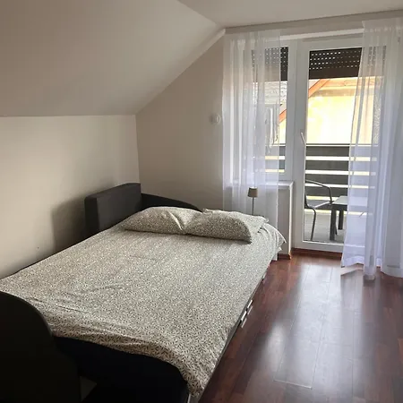 Dom Nad Jeziorem W Przybrodzinie Semesterbostad Przybrodzin