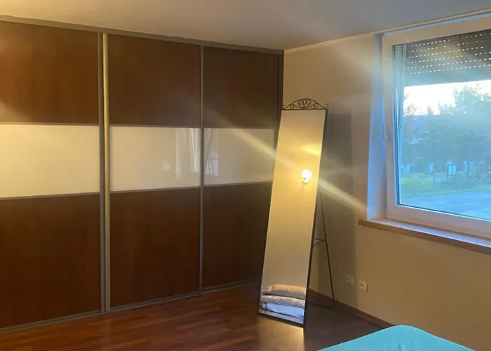 Holiday home Dom Z Kominkiem Nad Jeziorem W Przybrodzinie Powidz (Slupca)