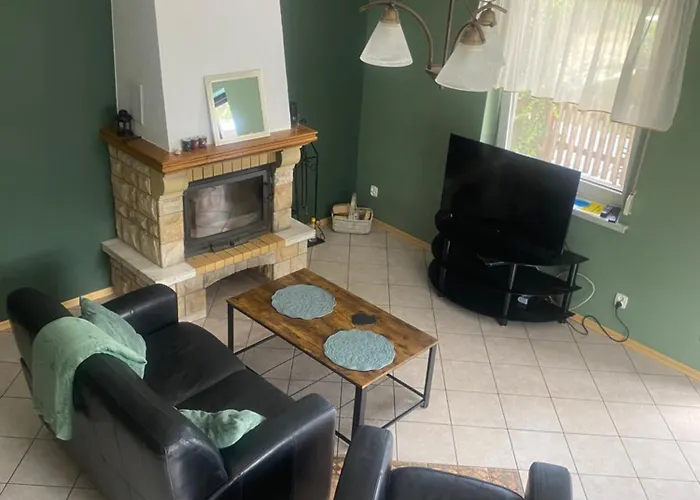 Holiday home Dom Z Kominkiem Nad Jeziorem W Przybrodzinie Powidz (Slupca)